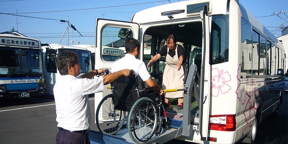 ☆スクールバス/送迎バス運転士募集 ☆契約社員シニア世代活躍中☆